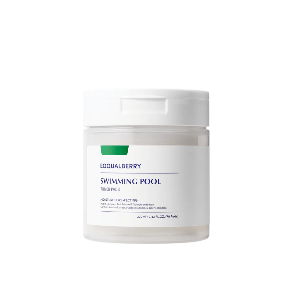 Produktbillede af Equalberry Swimming Pool Toner Pads – 70 fugtgivende og poreforfinende pads med veganske ingredienser til en frisk og balanceret hud.