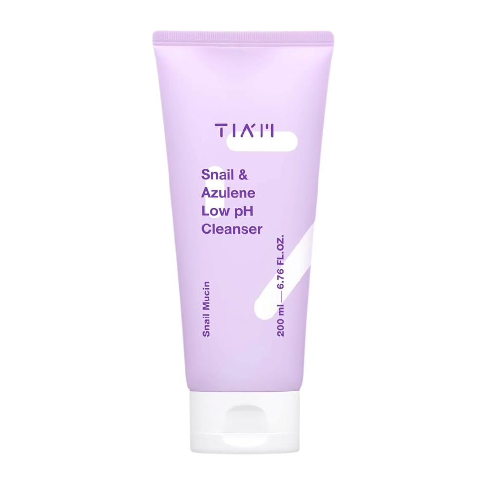 TIA'M Snail & Azulene Low pH Cleanser i lilla tube på hvid baggrund, 200 ml, en mild ansigtsrens med snegleslim og azulene til følsom hud.