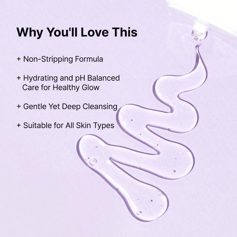 Transparent geltekstur af TIA'M Snail & Azulene Low pH Cleanser, med tekst som fremhæver dens fugtgivende, pH-balancerede og skånsomme rensefordele for alle hudtyper.