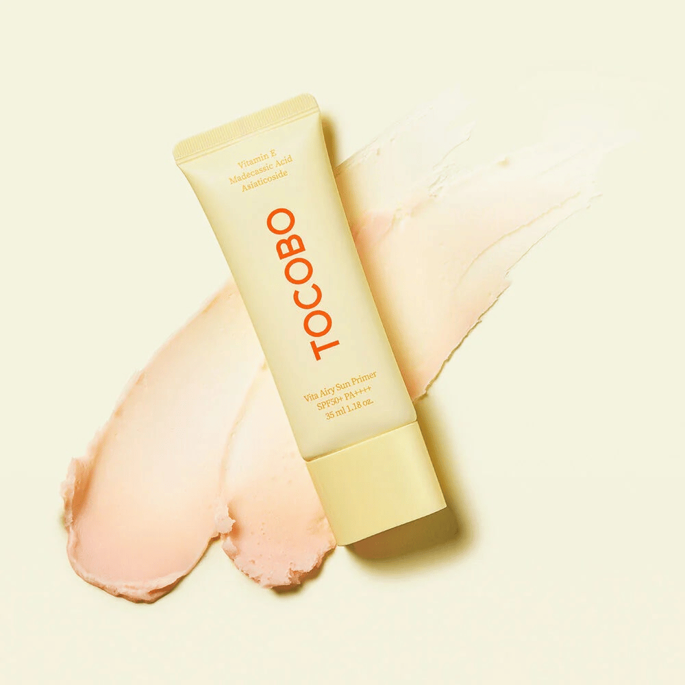 TOCOBO Vita Airy Sun Primer – en let solbeskyttelsesprimer med SPF50+ PA++++, der jævner hudtonen og beskytter mod UV-stråler, samtidig med at den plejer med C-vitamin og madecassoside.