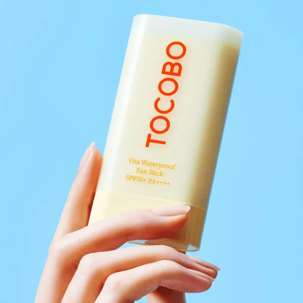 TOCOBO Vita Waterproof Sun Stick giver effektiv beskyttelse med SPF50+ PA++++. Perfekt til følsom hud, smelter ind uden at fedte og er vandtæt til aktive dage.
