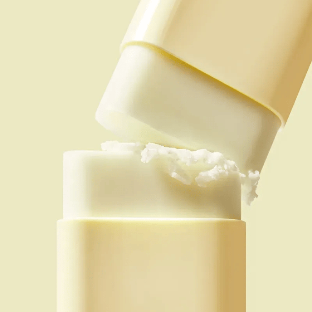 TOCOBO Vita Waterproof Sun Stick tilbyder bredspektret solbeskyttelse i praktisk stiftformat. Rig på vitamin E og plantebaserede ekstrakter for blød, beskyttet hud.