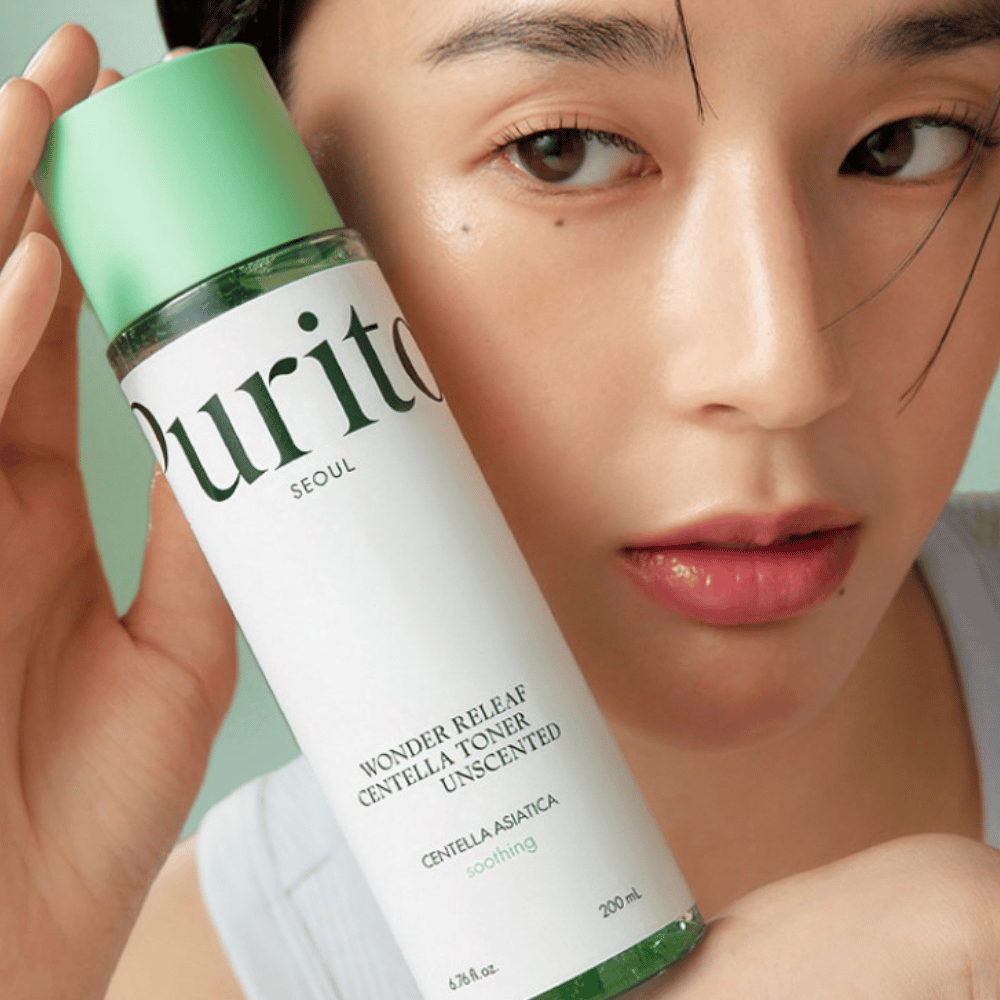 Purito Wonder Releaf Centella Toner Unscented er en skånsom toner, der fugter og beroliger huden ved hjælp af Centella Asiatica. Duftfri og ideel til følsom hud, hjælper denne toner med at balancere hudens fugtbarriere og reducerer irritation.
