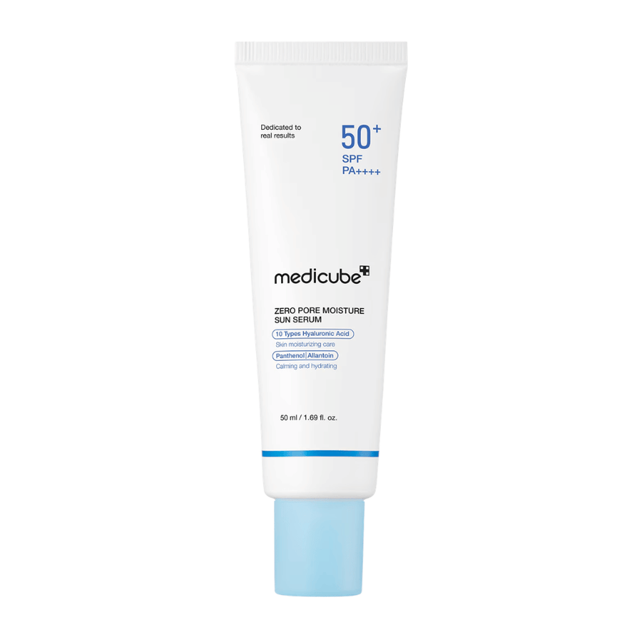 Medicube Zero Pore Moisture Sun Serum SPF50+ PA++++ 50 ml. Solserum med let konsistens, som fugter huden, hjælper med at pleje porernes udseende og beskytter mod UVA- og UVB-stråler.
