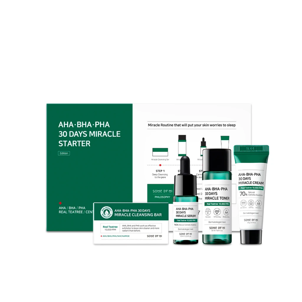 Et sæt af SOME BY MI AHA, BHA, PHA 30 Days Miracle Starter Limited Set med en grøn kasse.