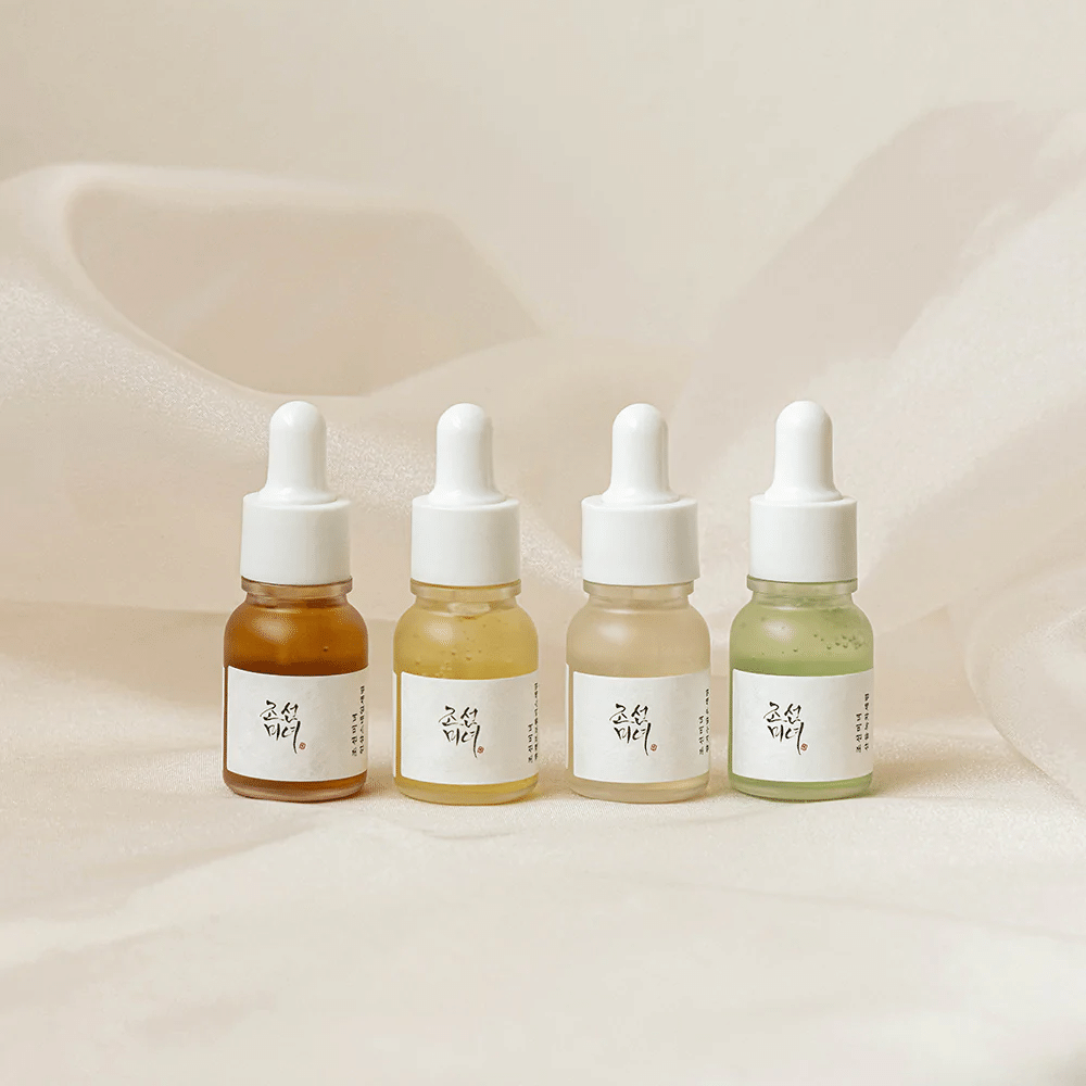 Fire flasker Beauty of Joseon Hanbang Serum Discovery Kit 4 stk på hvid baggrund.