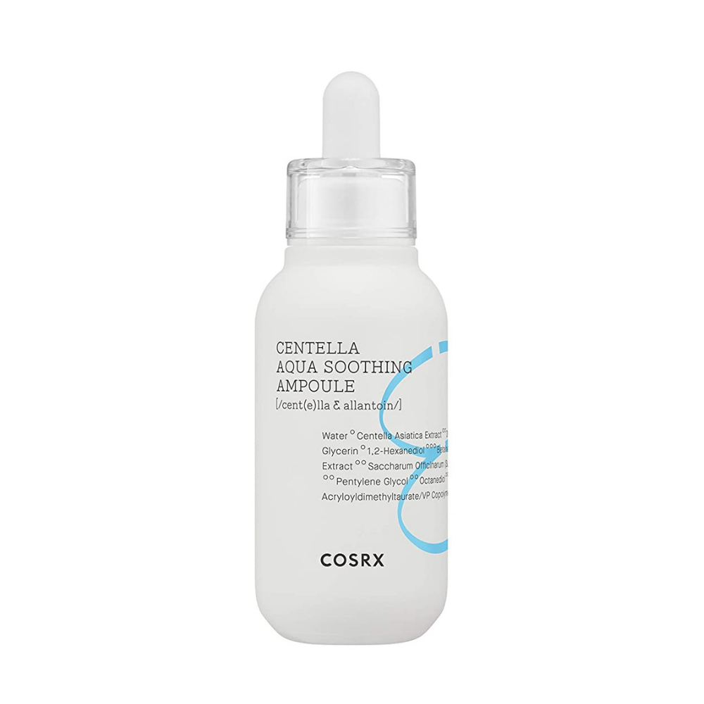 En flaske COSRX Centella Aqua Soothing Ampoule 40ml med beroligende egenskaber på en hvid baggrund.